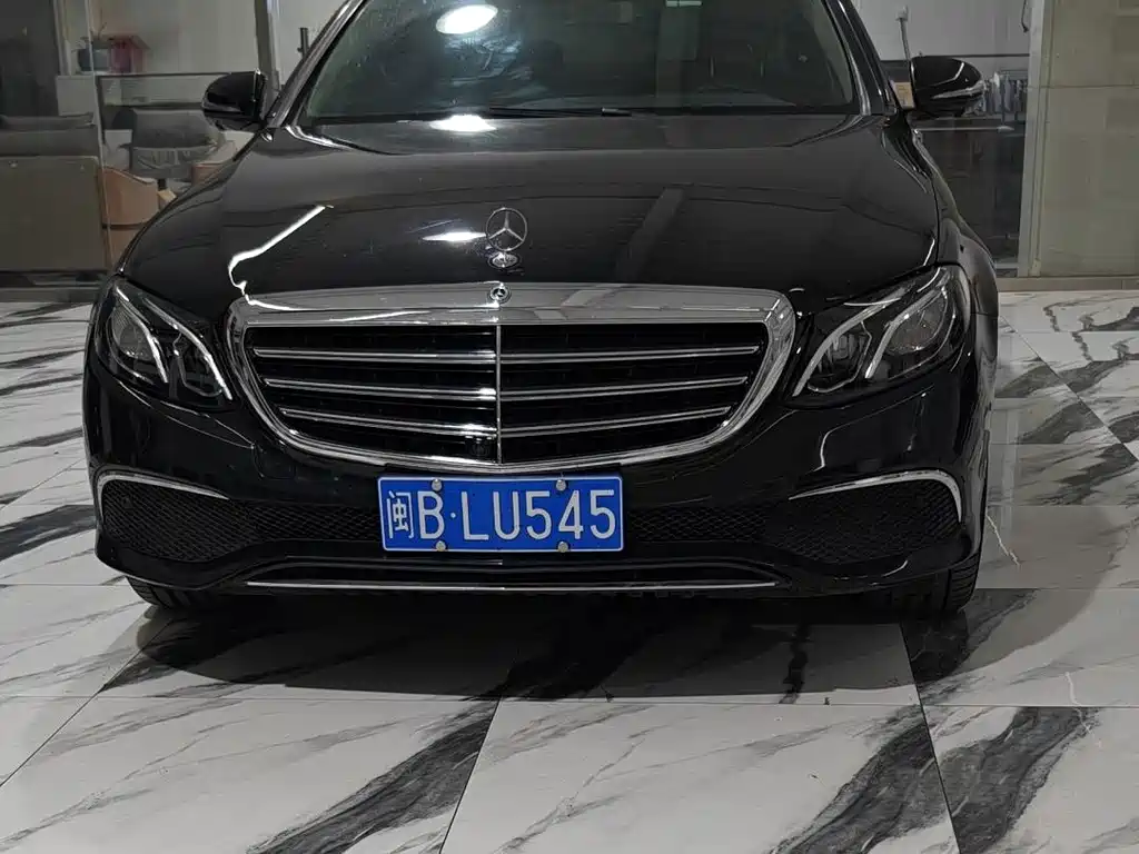 Mercedes-Benz E-Class — миниатюра 2