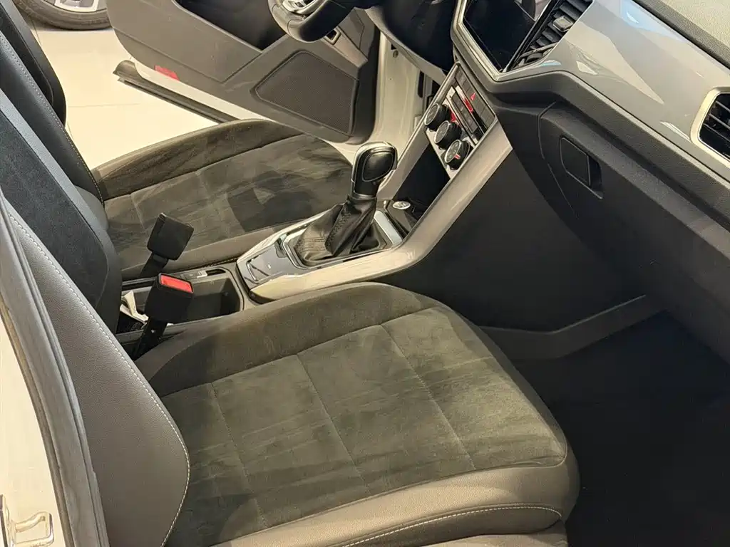 Volkswagen T-Roc — миниатюра 13
