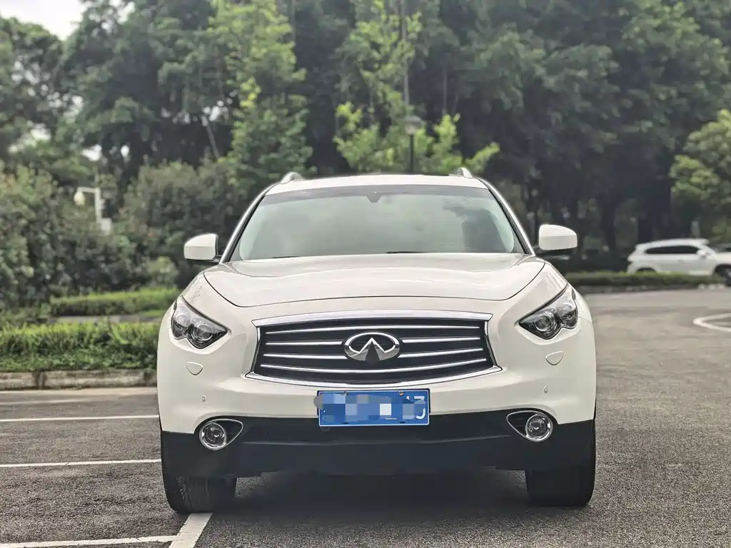 Infiniti QX70 — миниатюра 2