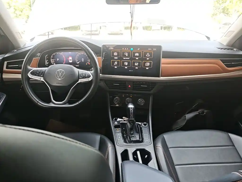 Volkswagen Bora 2023 200TSI DSG