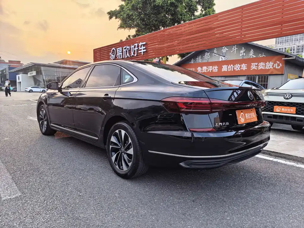 Volkswagen Passat 2025 280TSI