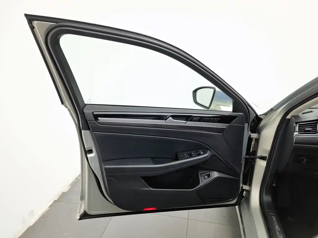 Volkswagen Phideon — миниатюра 8