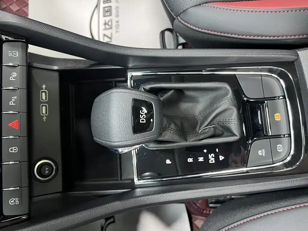 Skoda Karoq TSI280 Luxury Enjoy Edition, фото 16
