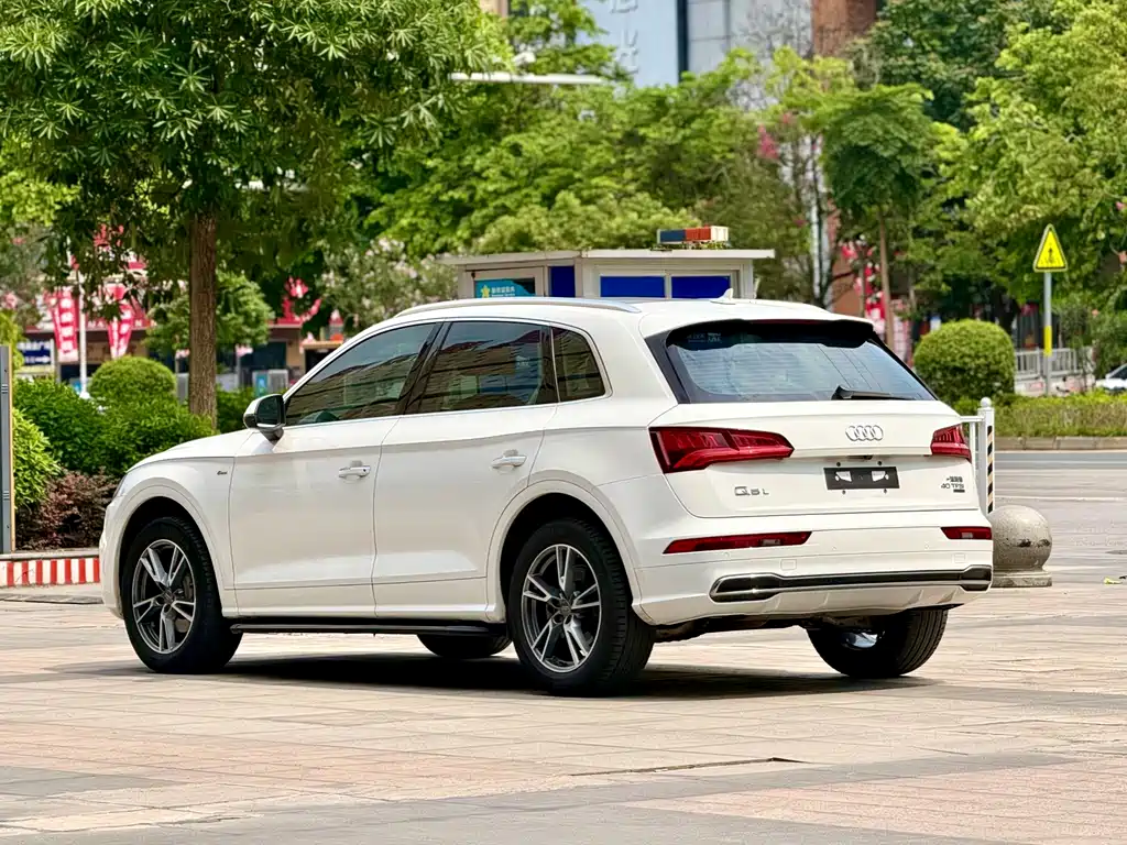 Audi Q5L — миниатюра 8