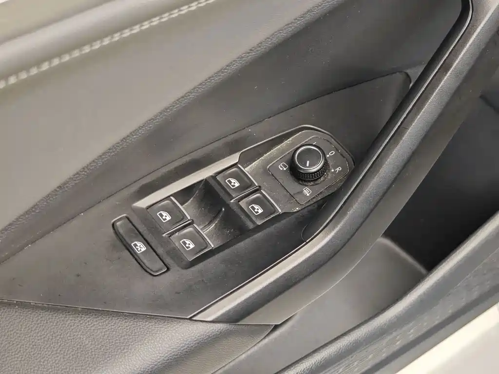 Volkswagen Sagitar — миниатюра 9