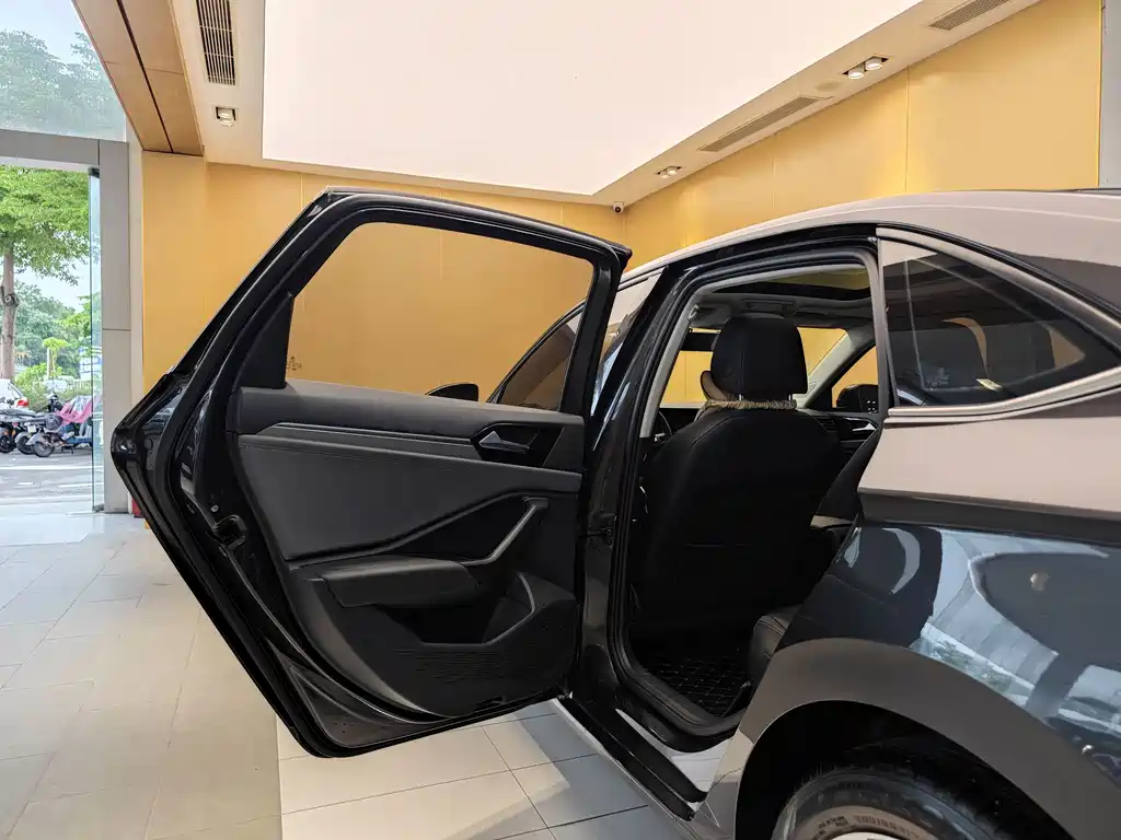 Volkswagen Sagitar — миниатюра 20