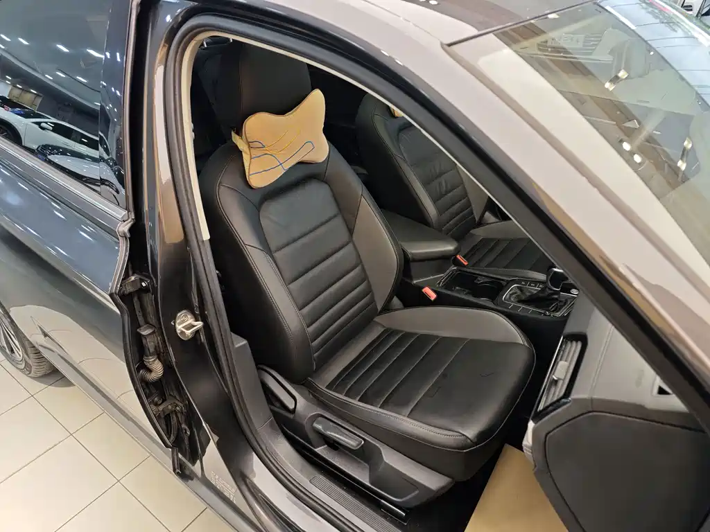Volkswagen Sagitar — миниатюра 32