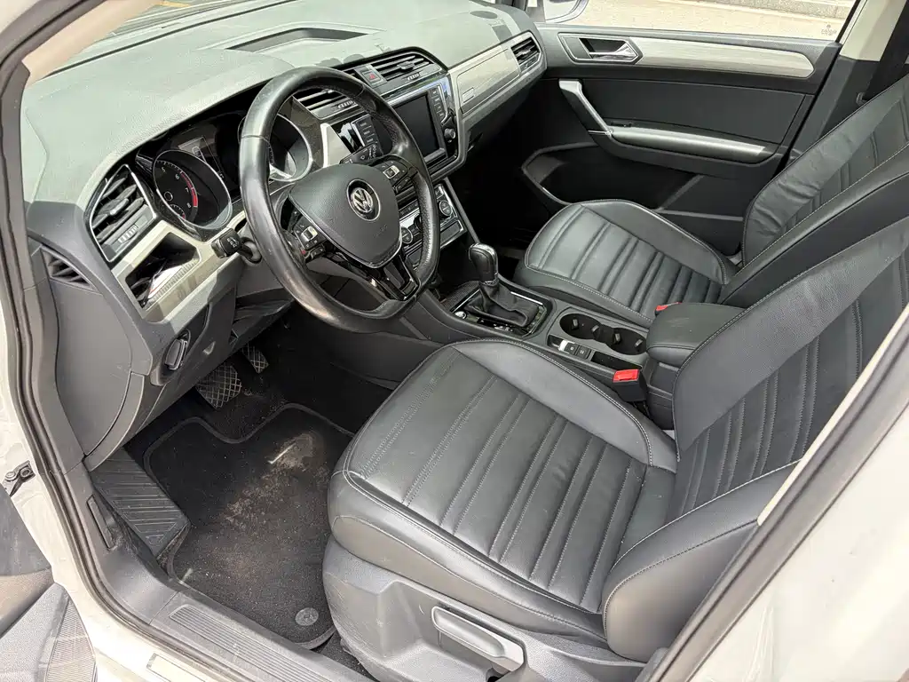 Volkswagen Touran — миниатюра 4