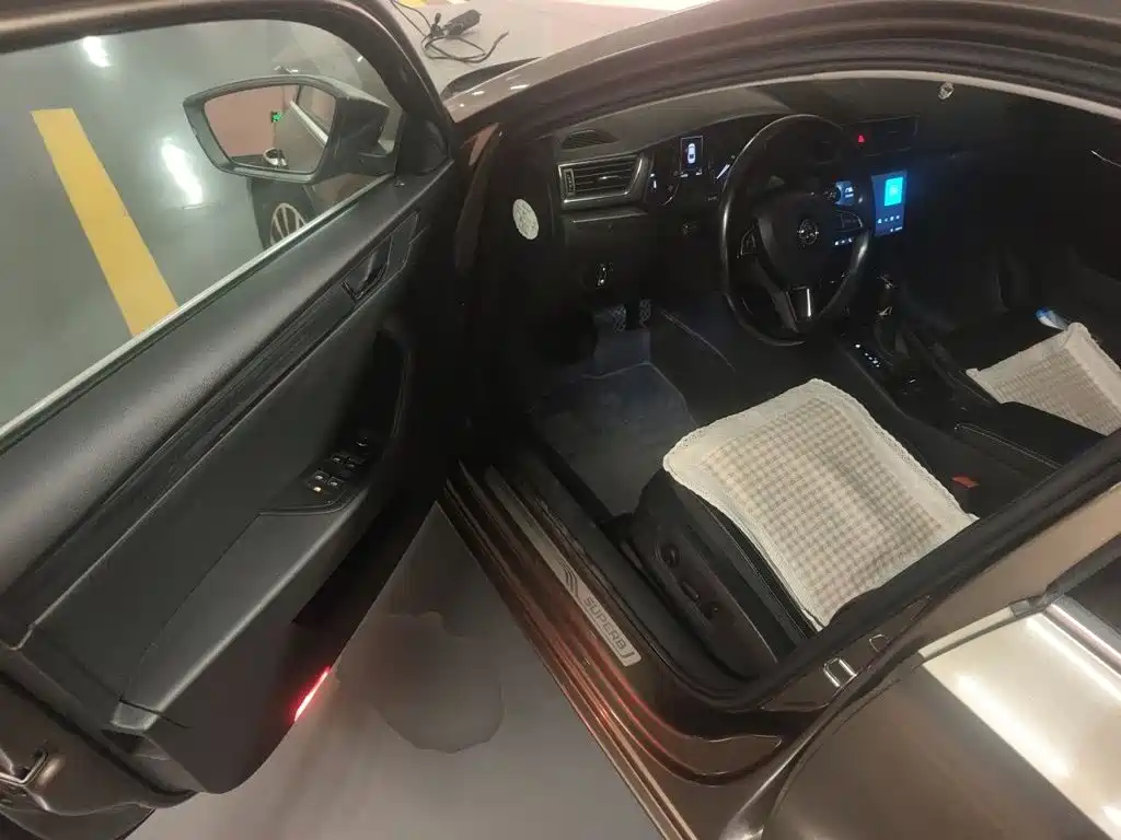Skoda Superb — миниатюра 12