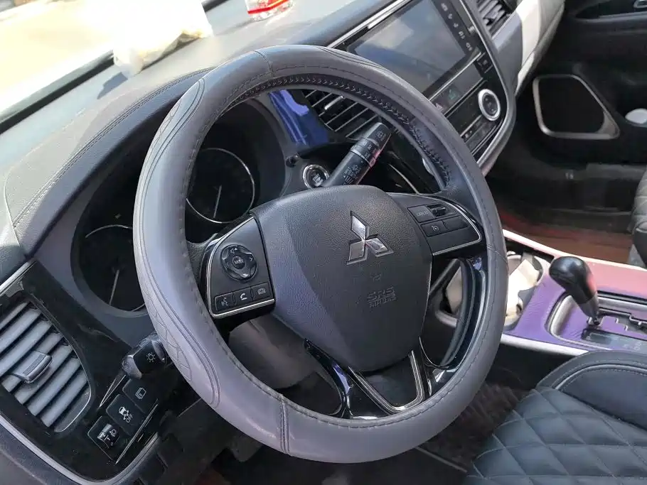 Mitsubishi Outlander — миниатюра 15