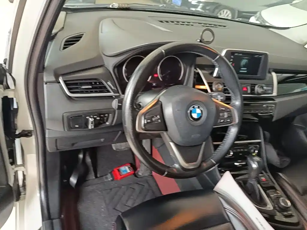 BMW 2 Series Active Tourer - фото 11
