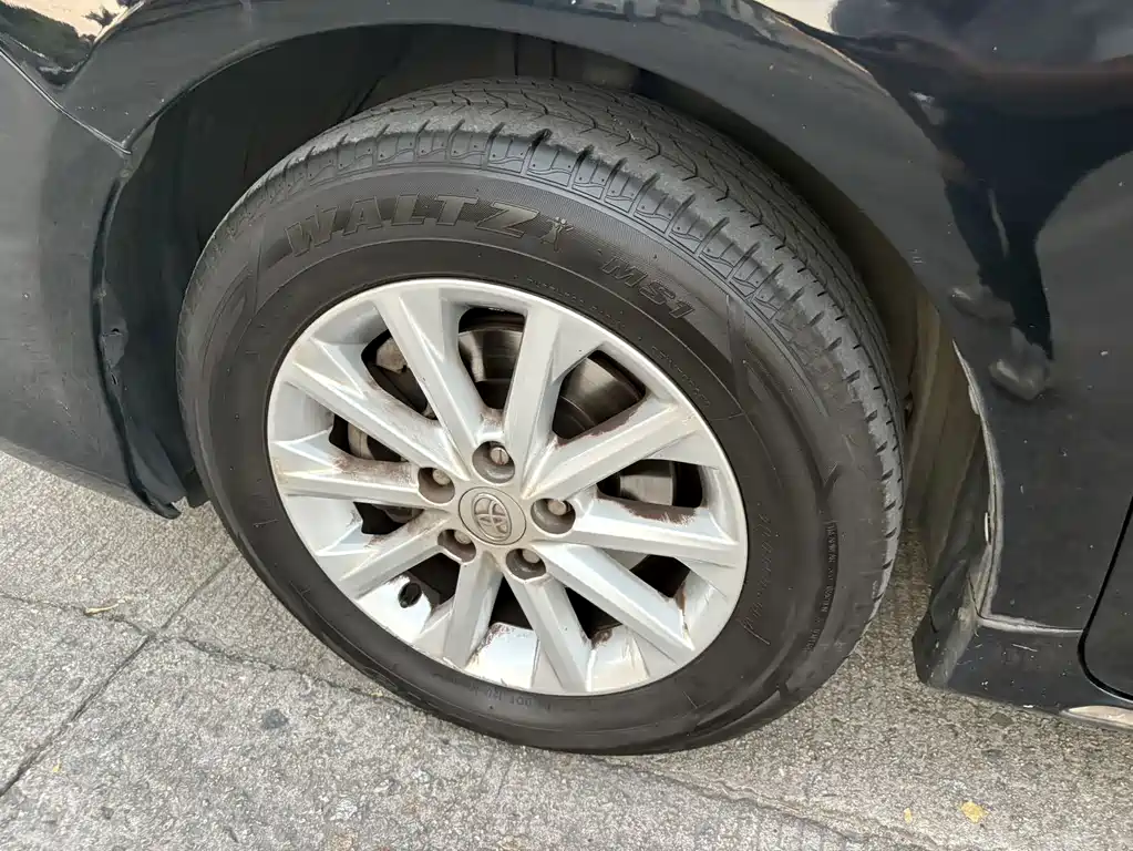 Toyota Camry — миниатюра 14