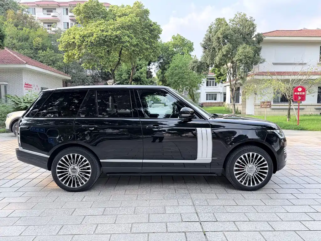 Land Rover Range Rover — миниатюра 4