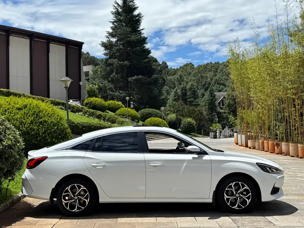 MG MG5 — миниатюра 7