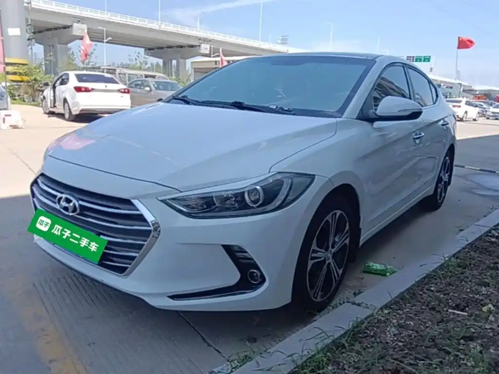 Hyundai Elantra — миниатюра 2