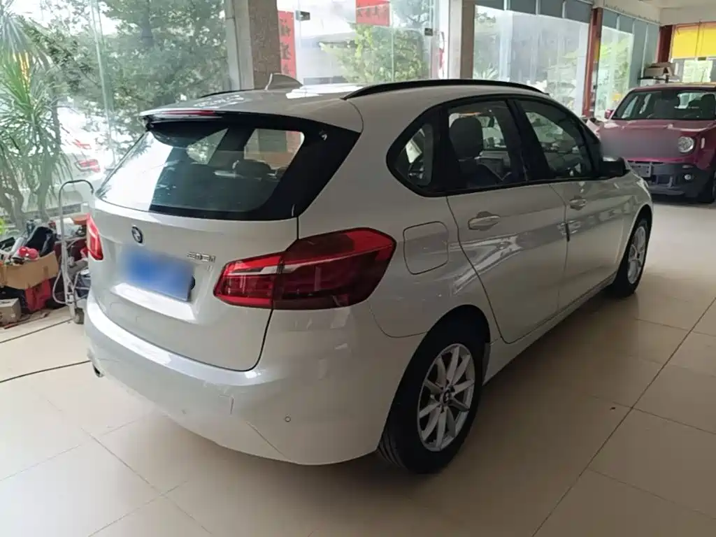BMW 2 Series Active Tourer - фото 7