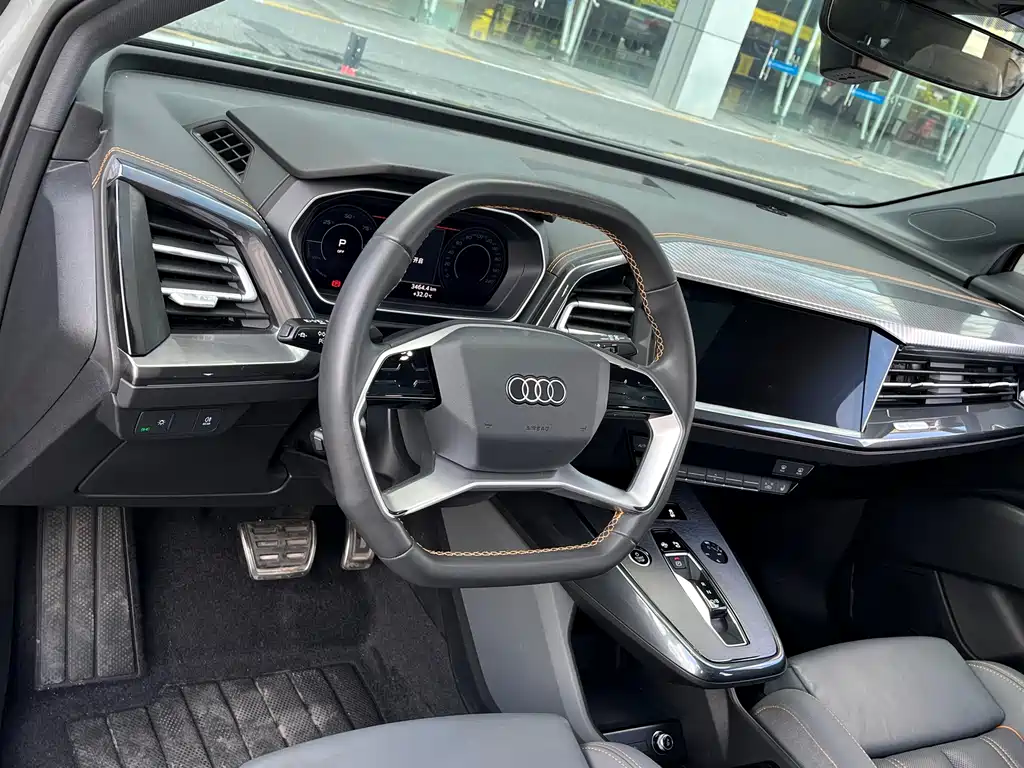 Audi Q4 e-tron — миниатюра 12