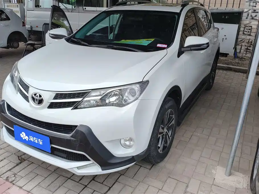 Toyota RAV4 2015