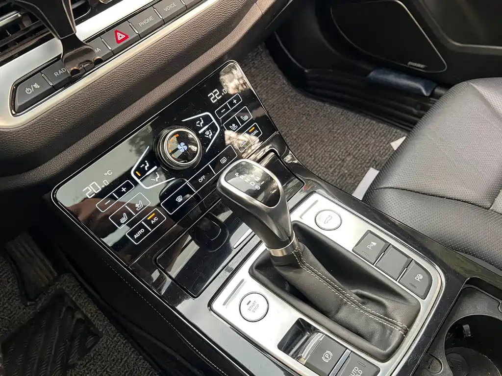 Hongqi H5 2018 30TD 60