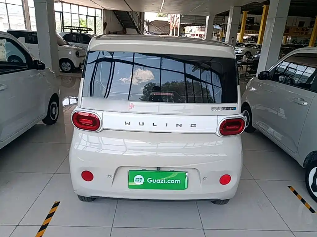 Wuling MINIEV — миниатюра 6