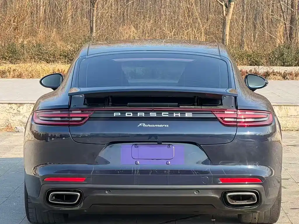 PORSCHE PANAMERA