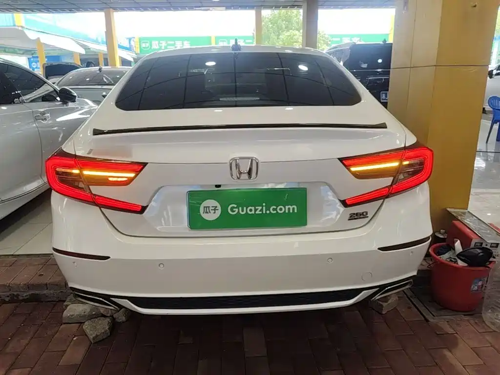 Honda Accord — миниатюра 6
