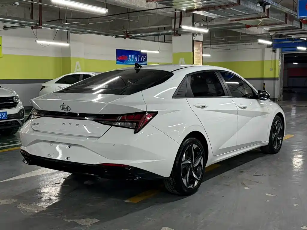 Hyundai Elantra — миниатюра 5