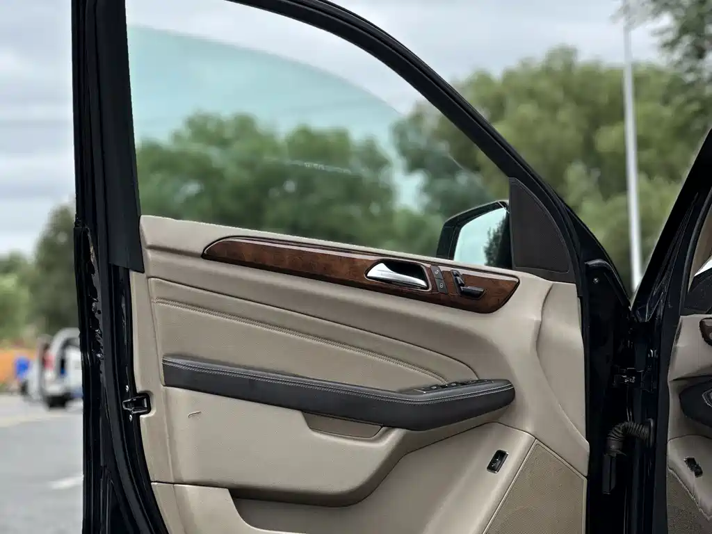 Mercedes-Benz M-Class — миниатюра 27
