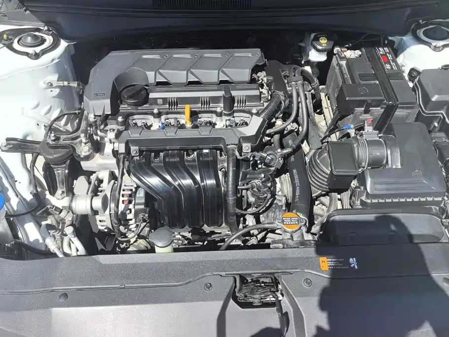 Hyundai Elantra — миниатюра 10