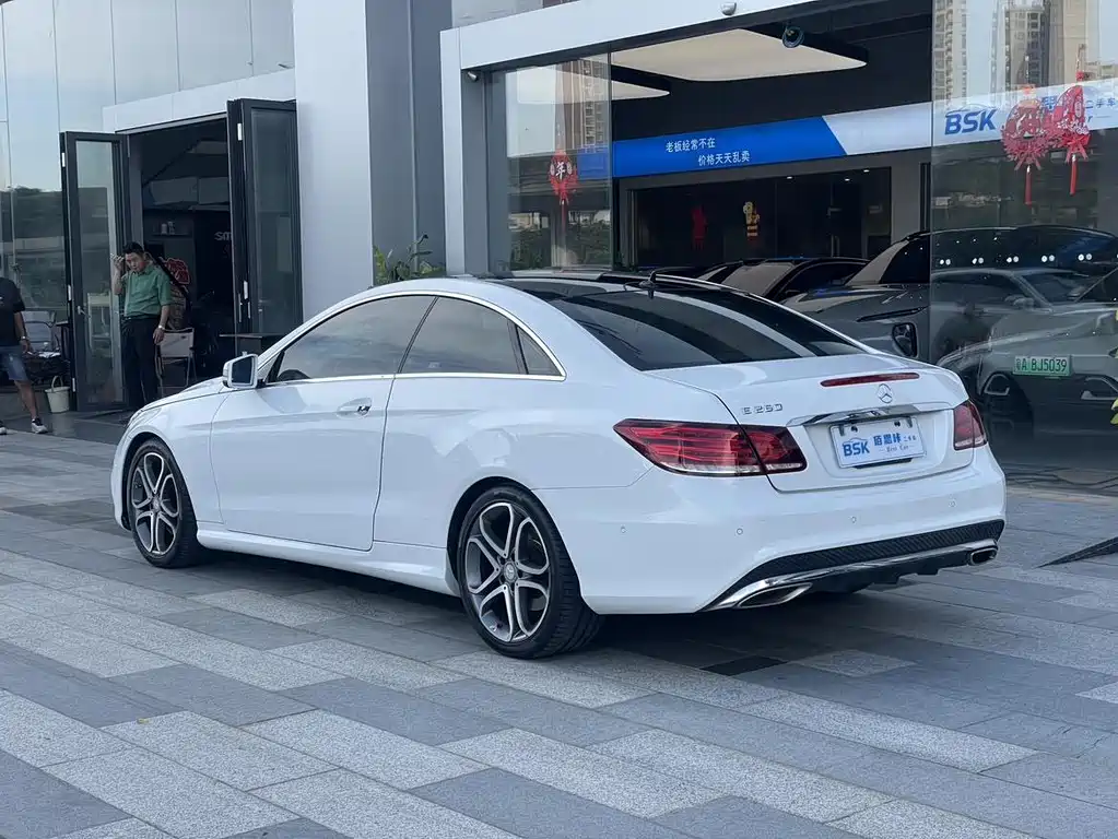 Mercedes-Benz E-Class (Import) — миниатюра 14
