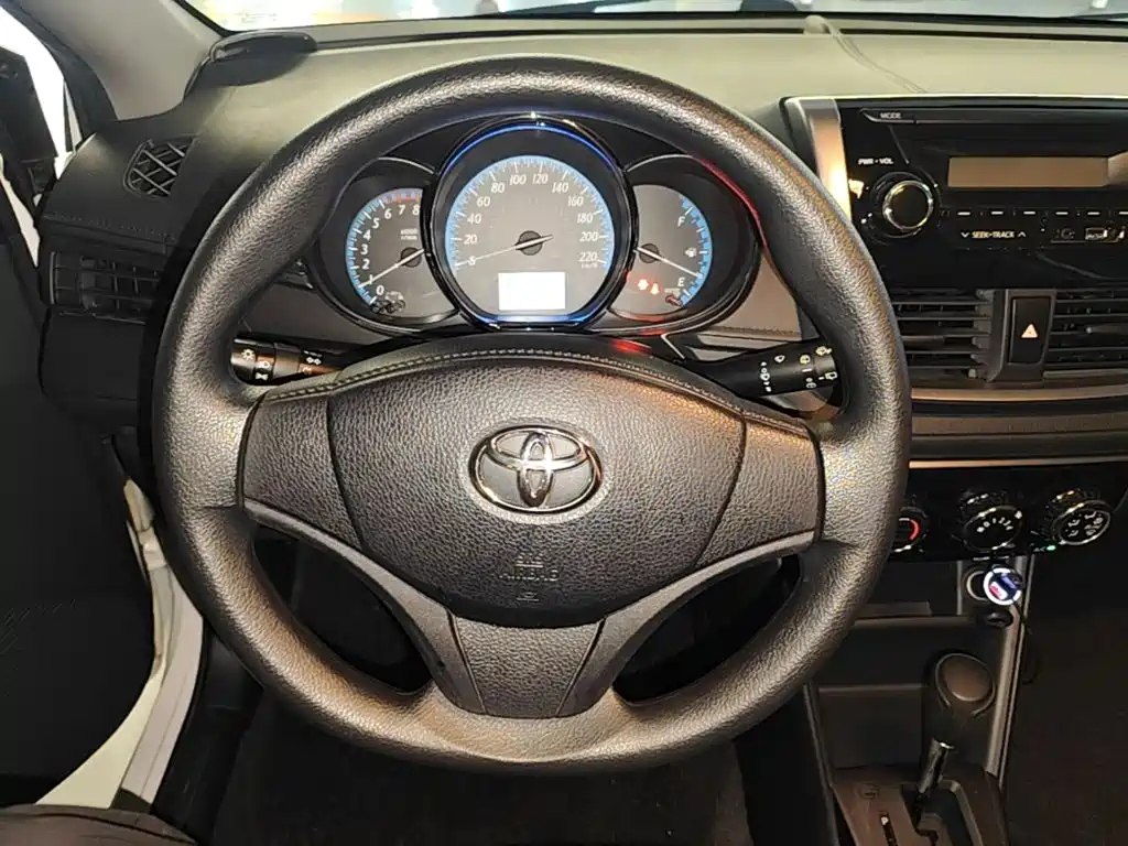 Toyota Yaris L — миниатюра 11