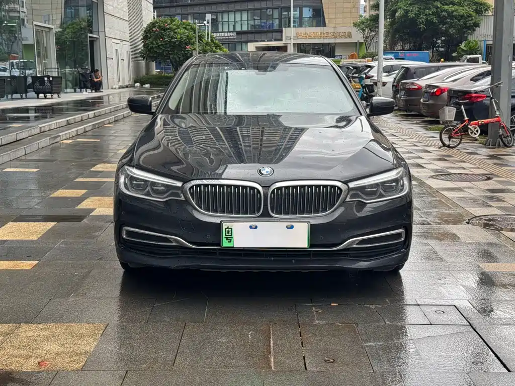 BMW 5 Series New Energy — миниатюра 2