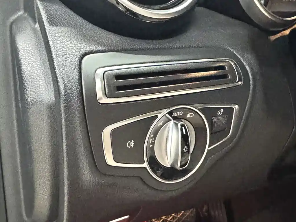 Mercedes-Benz C-Class — миниатюра 9
