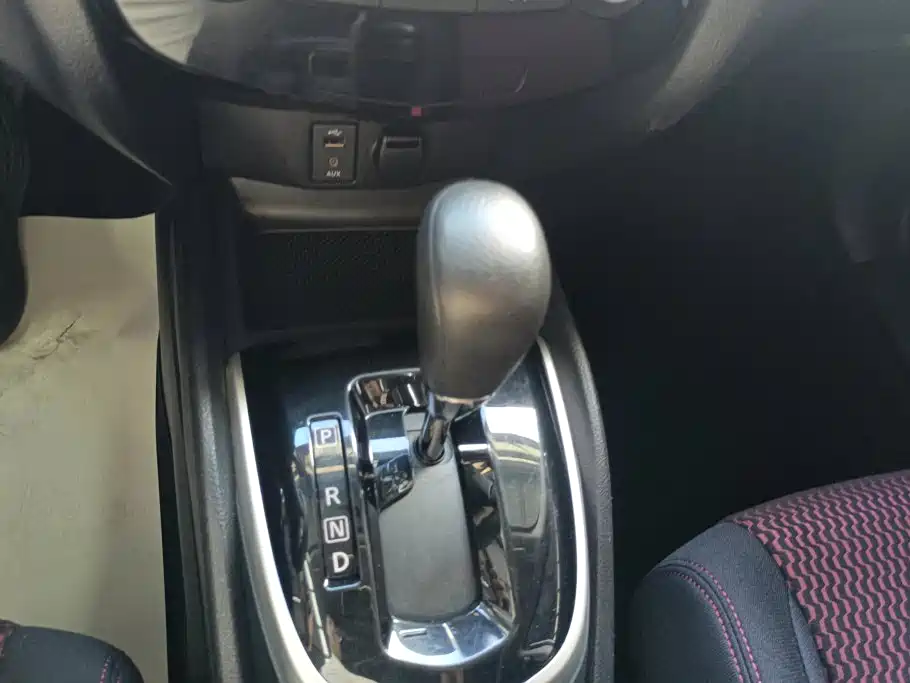 Nissan Qashqai — миниатюра 16