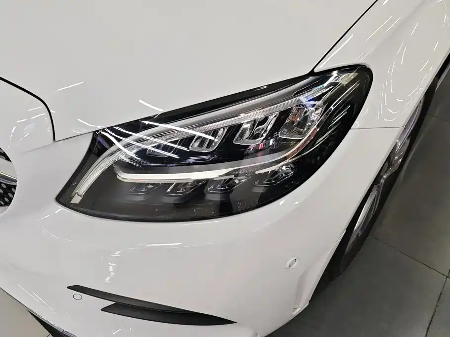 Mercedes-Benz C-Class — миниатюра 5