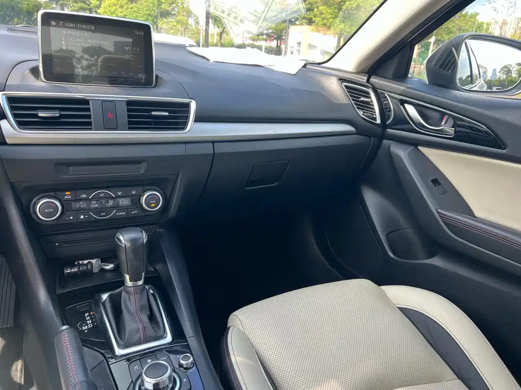 Mazda 3 Axela — миниатюра 17