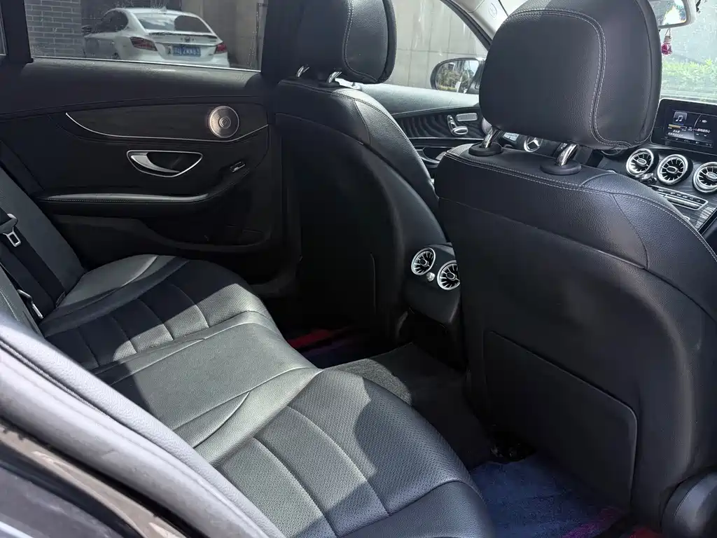 Mercedes-Benz C-Class — миниатюра 14