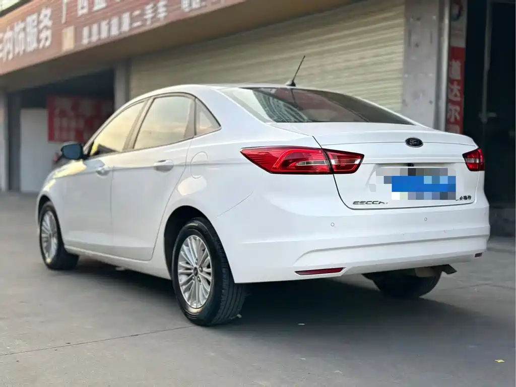 Ford Escort — миниатюра 9