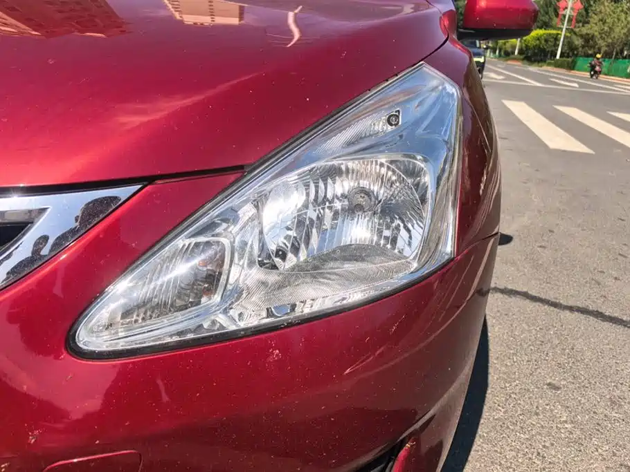 Nissan Tiida — миниатюра 5