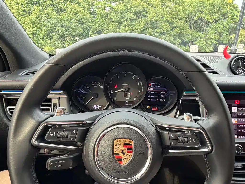 Porsche Macan — миниатюра 21
