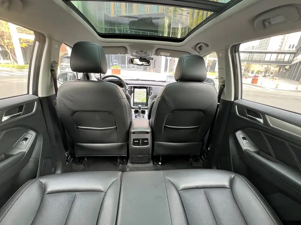 ROEWE RX5 NEW ENERGY