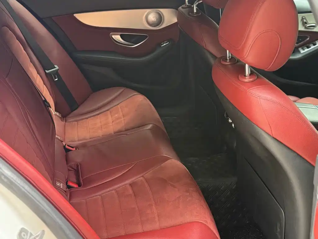 Mercedes-Benz C-Class — миниатюра 8