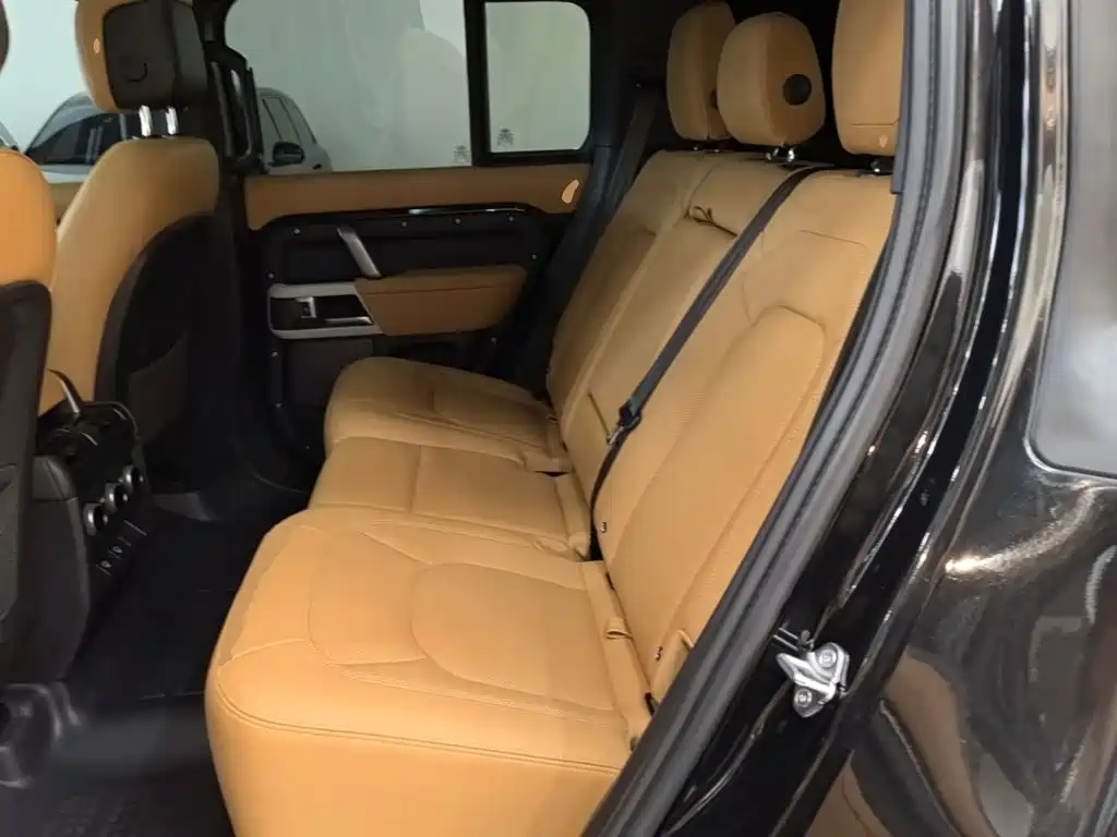 Land Rover Defender — миниатюра 17