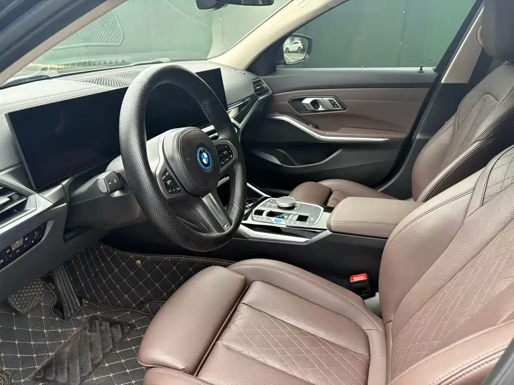 BMW i3 2022 eDrive 35 L