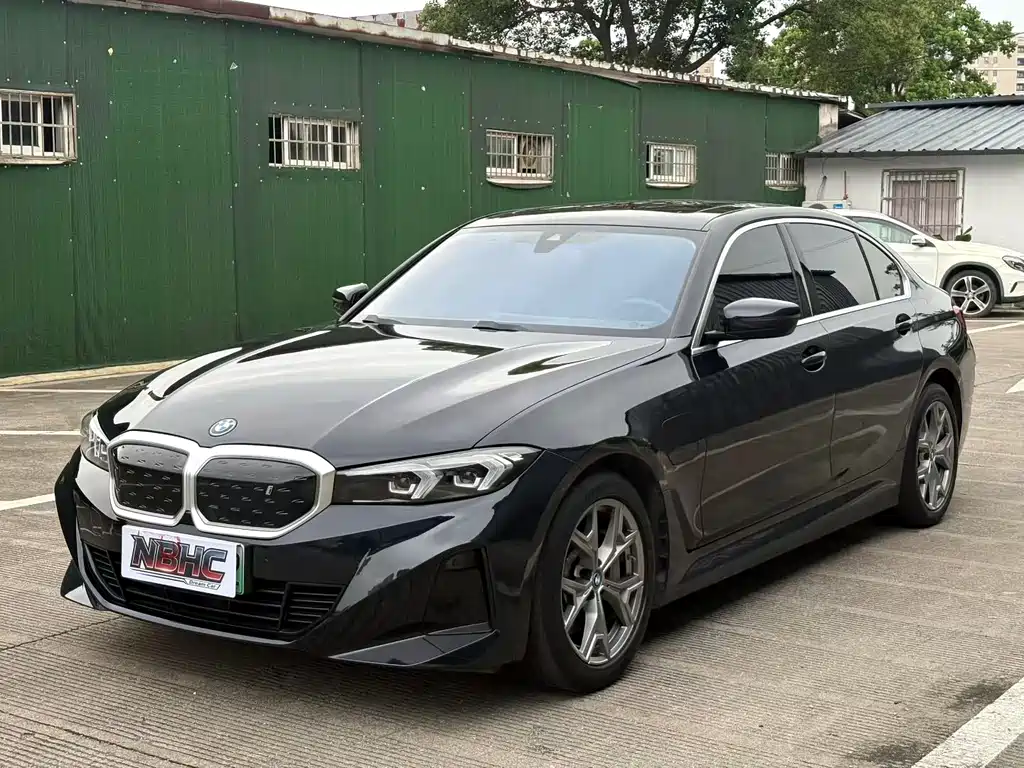 BMW i3 2022 eDrive 35 L
