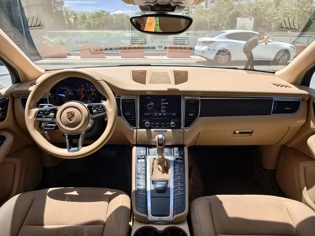 Porsche Macan — миниатюра 17