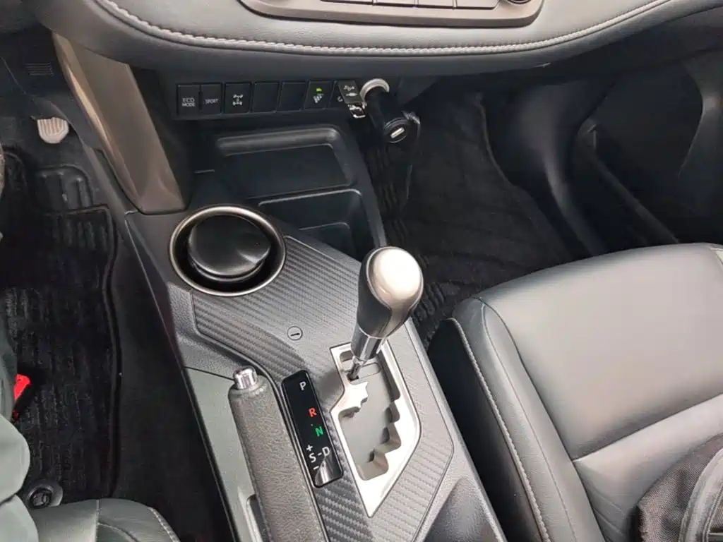 Toyota RAV4 — миниатюра 14