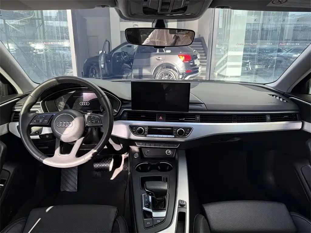 Audi A4L 2022 40 TFSI Luxury