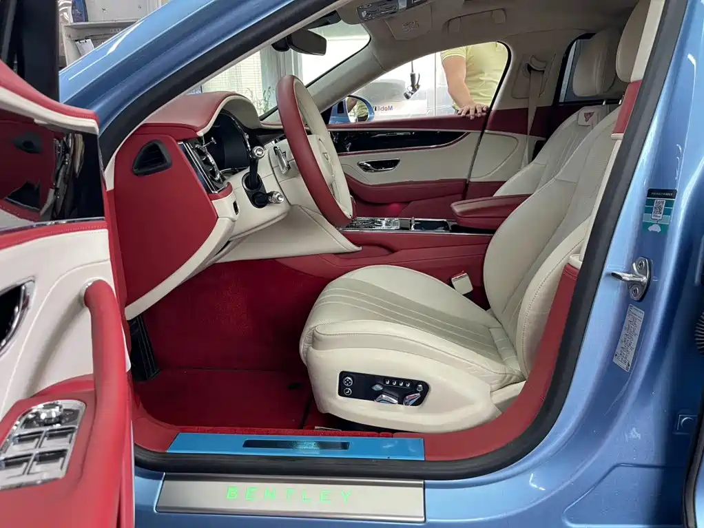Bentley Flying Spur — миниатюра 13