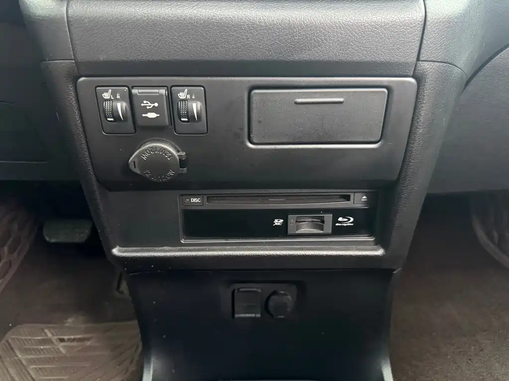 Toyota Sienna — миниатюра 16